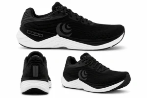 Athletic Women's Ultrafly 5 in Black/White
